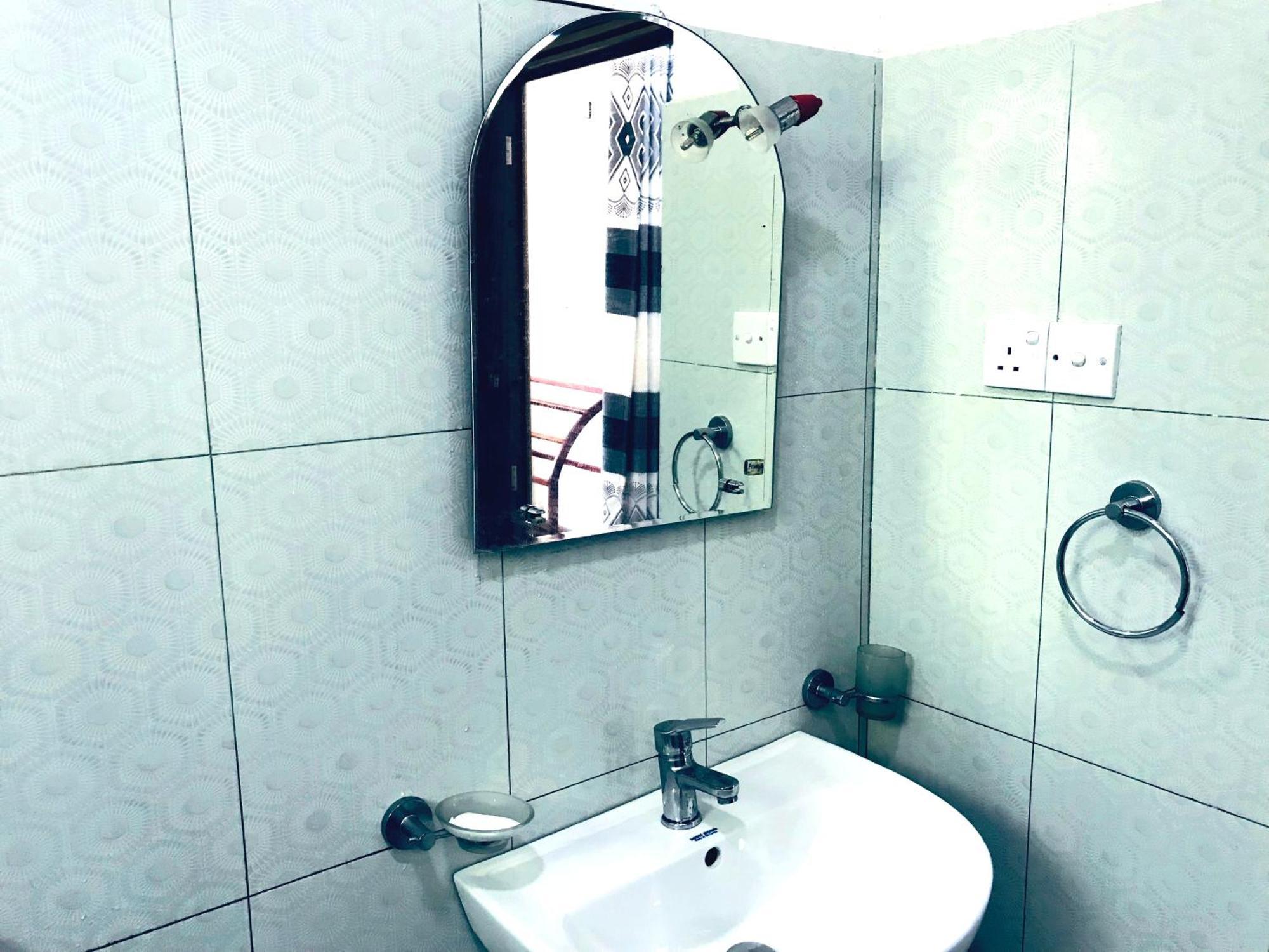 9 Arch View Rest Inn Ella Phòng bức ảnh